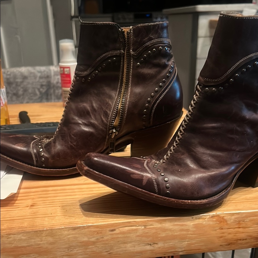 Brown Ankle Boots with Distressed Leather and Western Charm